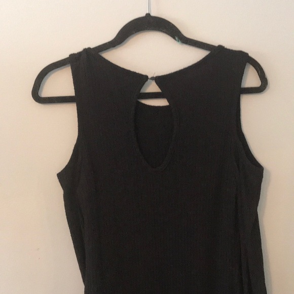 Shoulder Baring - Picture 3 of 3